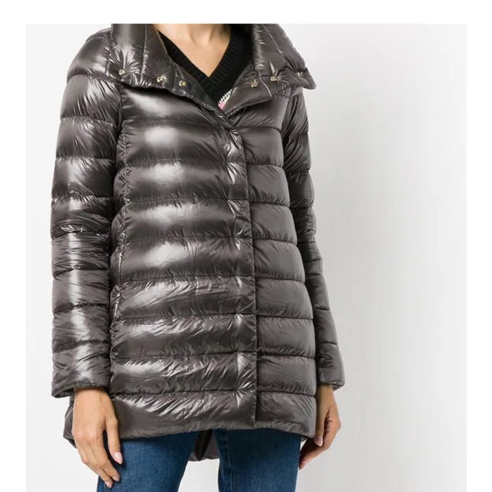 Lightweight down coat